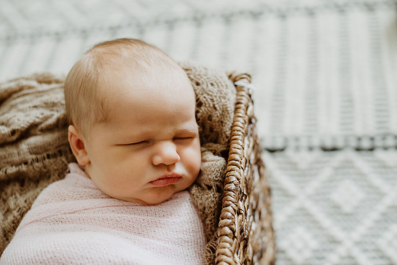 newborn (61 of 62)